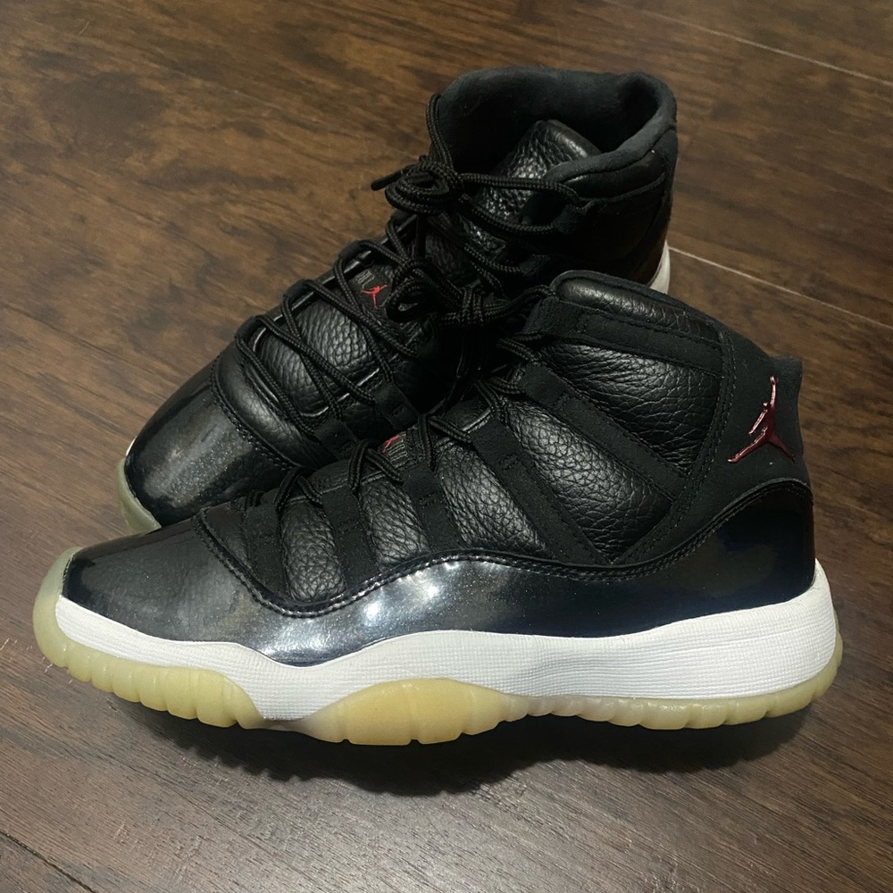 Air Jordan 11 Retro 72-10 Black Bred basketball size 7 womens shoes high